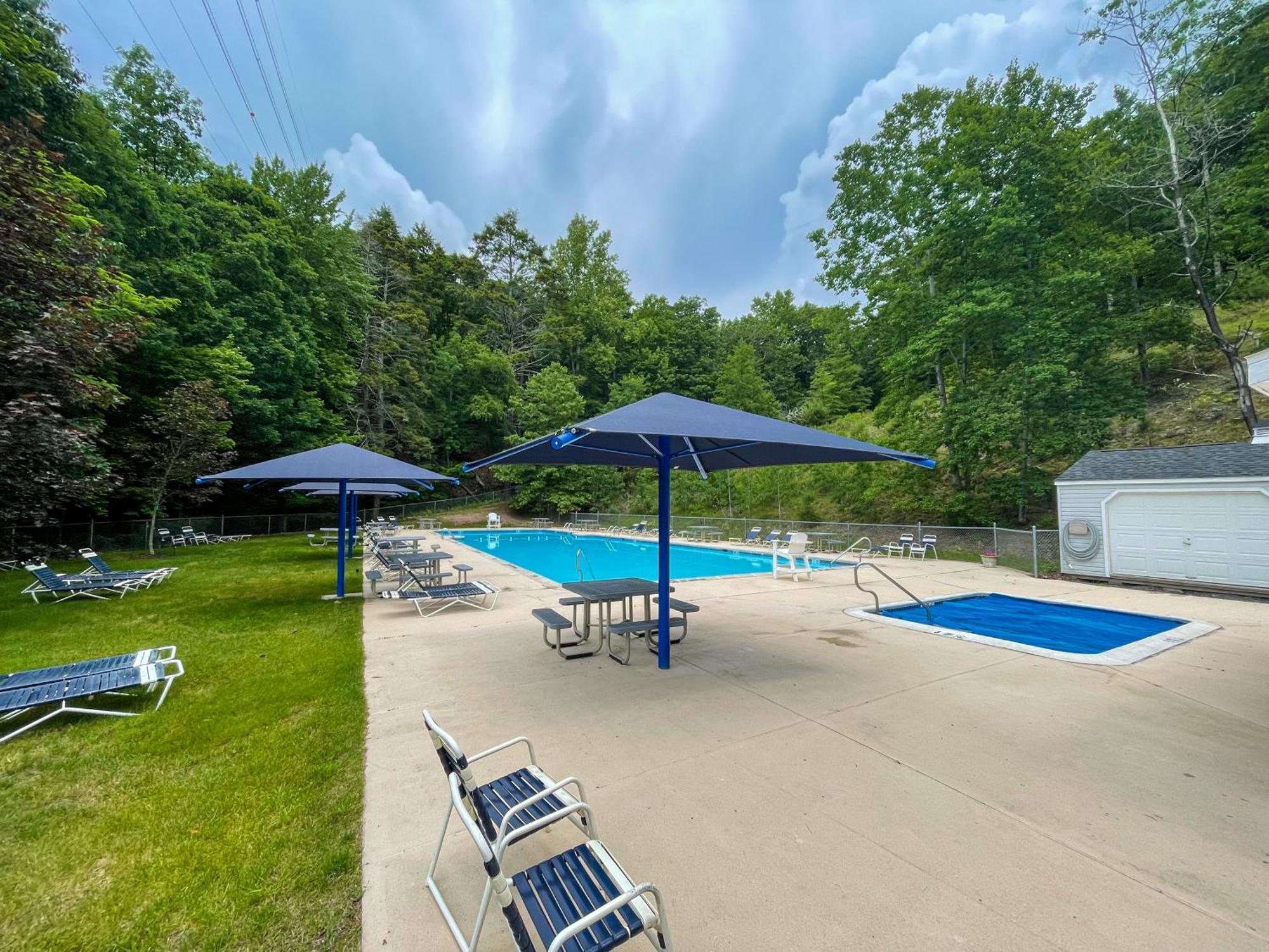 Premier Cozy Cabin - Free Amenities & Comm Indoor Pools Bushkill Dış mekan fotoğraf